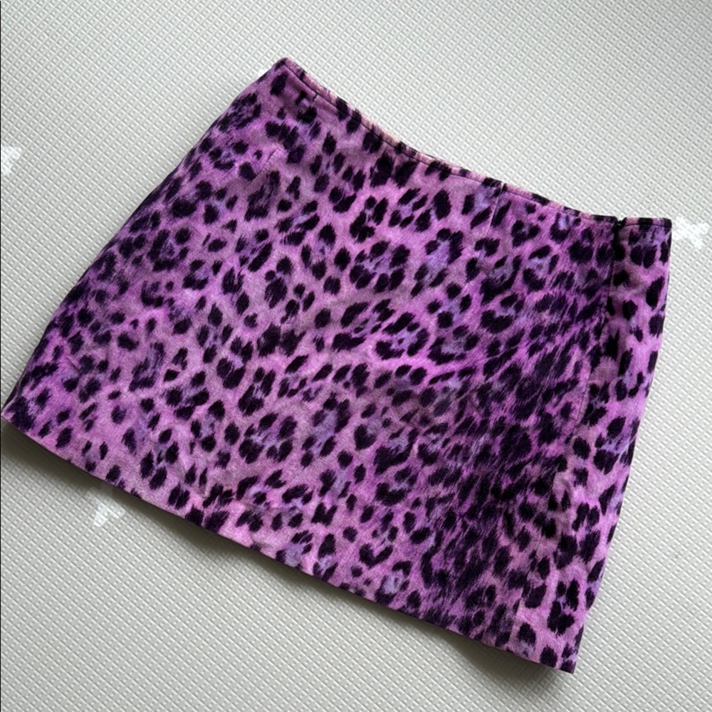 Moschino  vintage Purple Black Mini Pencil Skirt cheetah animal print Cocktail